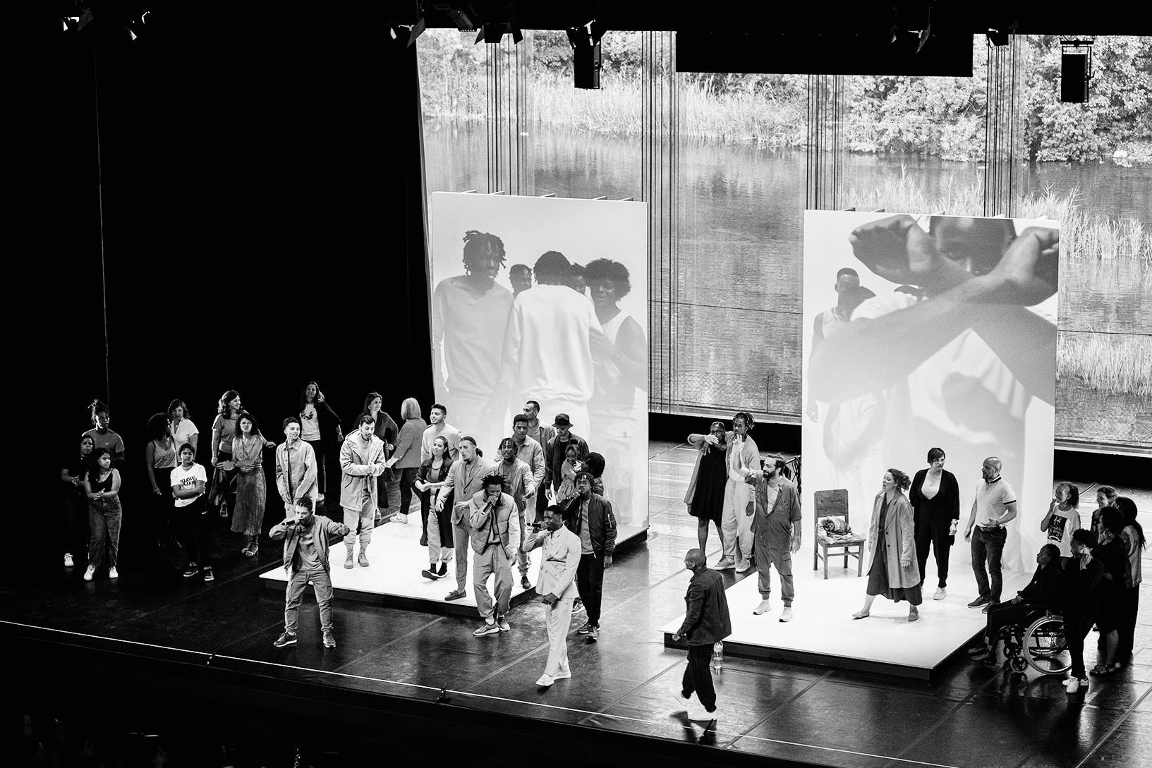 Finale of the performance at the Calouste Gulbenkian Concert Hall in Lisbon, Portugal, on 16 June 2022, with the cast on stage during the closing moments.