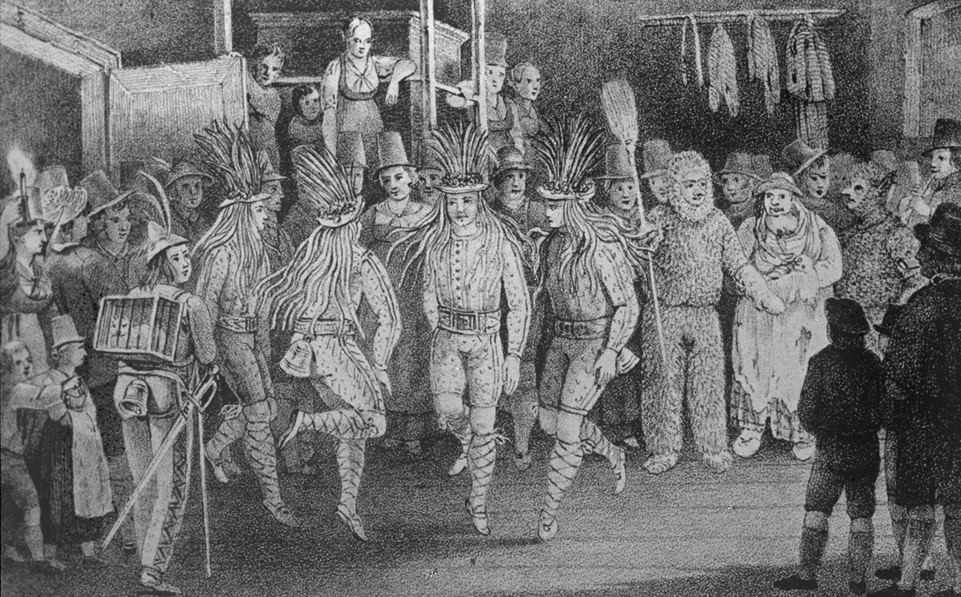 Eine Schwarzweißzeichnung zeigt einen Raum, in dem Pinzgauer Tresterer in Trachten mit langen Bändern als Kopfschmuck vor Zuschauenden hüpfend tanzen.