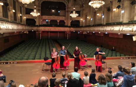 Kolophonistinnen im MV Graz 1