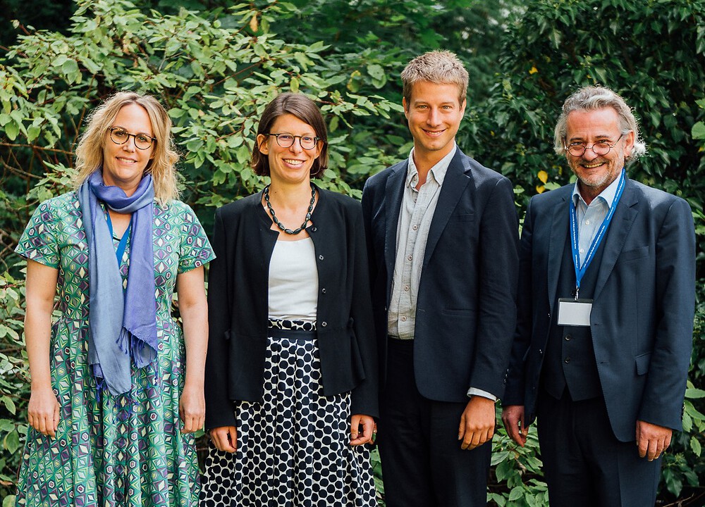 The members of the new academic board Andrea Glauser, Stephanie Probst, and Marko Kölbl with vicerector Johannes Meissl @isaScience22 ©Willinger