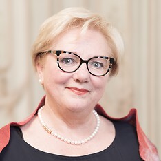 em.o.Univ.-Prof.in Margit Klaushofer, Sopran