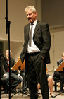 Rudolf Pietsch singt die "Sauschneider". Photo: Lisl Waltner