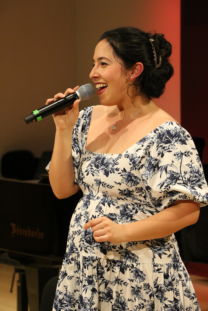 Laura Aya