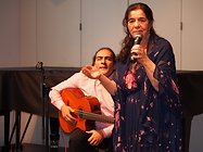 Ruža Nikolić-Lakatos (1945-2022) mit Sohn Mischa Nikolić, bei der Feier 50 Jahre IVE (2015). © Pietsch