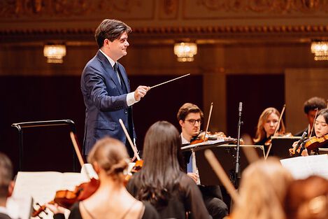 Fedor Rudin dirigiert