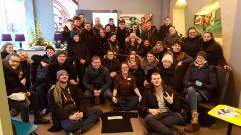 Der Februar in Weimar war sehr kalt, dementsprechend warm gekleidet war der Chor auf seinen Ausflügen. 