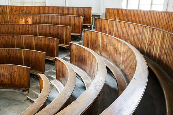 Auditorium of rotting sounds