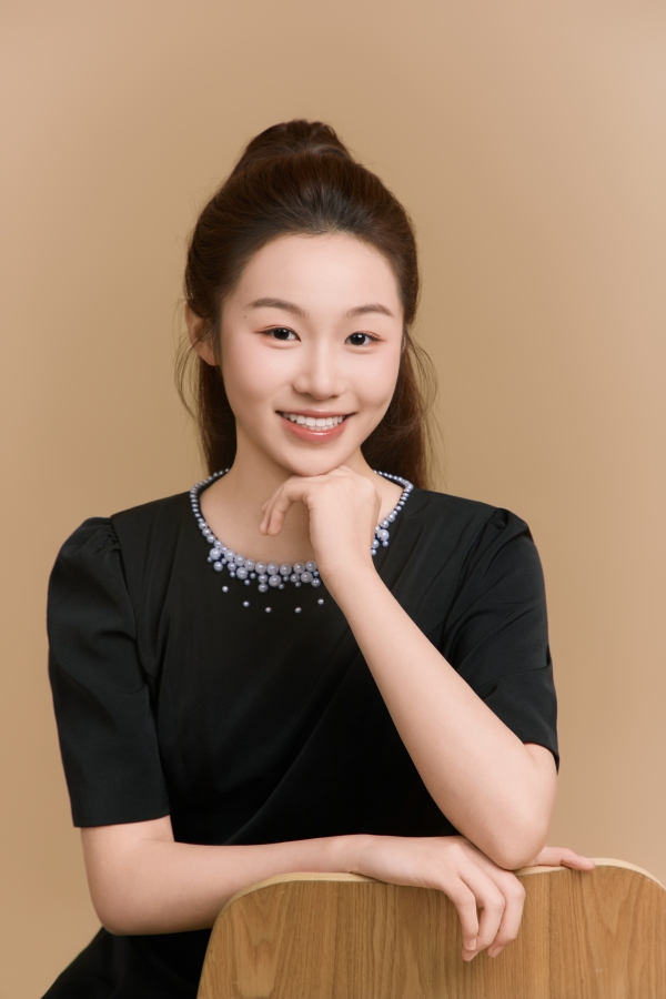 Eva Wang
