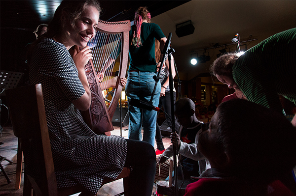 Konzert mit Fluechtlingen